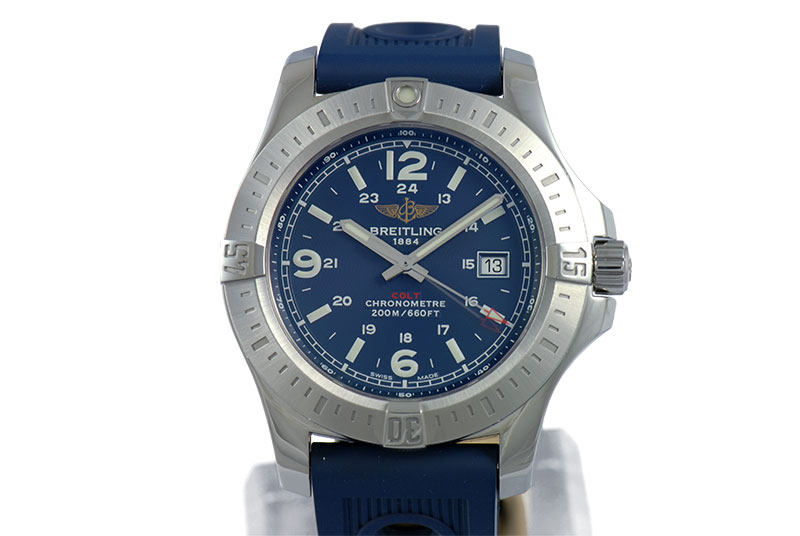 The 44 mm copy Breitling Colt A7438811 watches have blue dials.