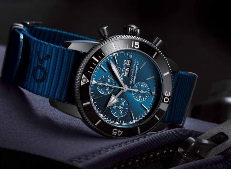 The blue dials fake watches have blue straps.